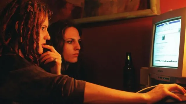 डिजिटल इतिहास को सहेजना कितना मुश्किल?