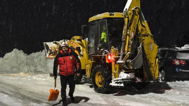 اٹلی میں زلزلے کے بعد امدادی کارروائیاں