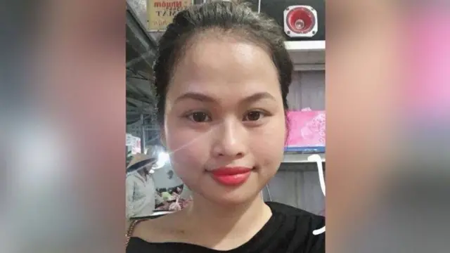 Cô Phạm Thị Ngọc Oanh, 28 tuổi, cư dân Nghệ An, đã tử nạn trong thùng xe mà không gửi được lời tuyệt mệnh cho gia đình.