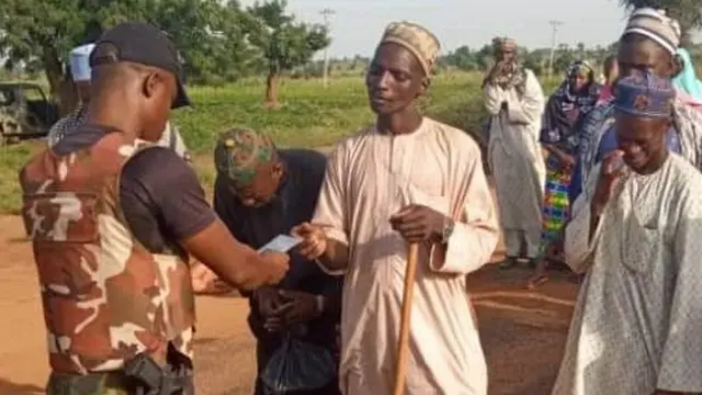 Onye agha na ndị ji kaadi nkọwa