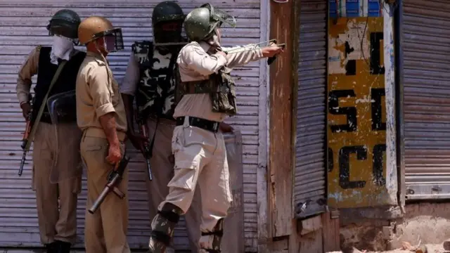 कश्मीर में सेना के जवान