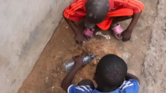 Awọn ọmọde to n sere