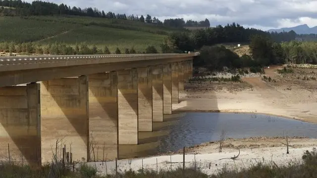 Presa de Theewaterskloof en Sudáfrica
