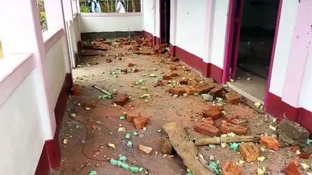 એક વકીલના ઘરમાં તોડફોડ પછીનું દૃશ્ય