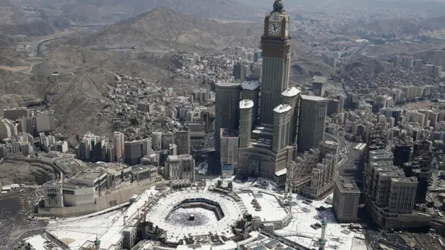 কাবাকে ঘিরে মক্কা নগরী : ইসলামের পবিত্রতম স্থান