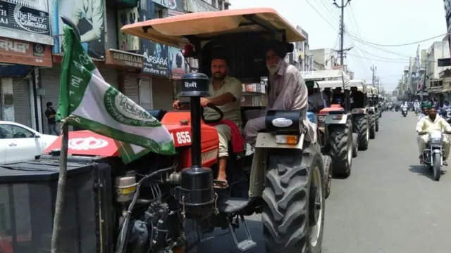 ਬਰਨਾਲੇ ਵਿੱਚ ਪ੍ਰਦਰਸ਼ਨ ਕਰਦੇ ਕਿਸਾਨ