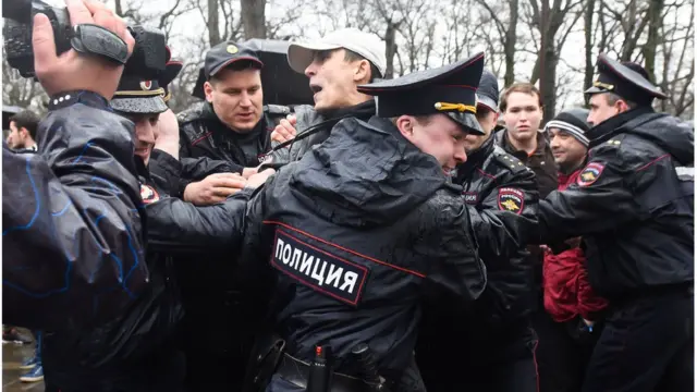 Константин Михайлов