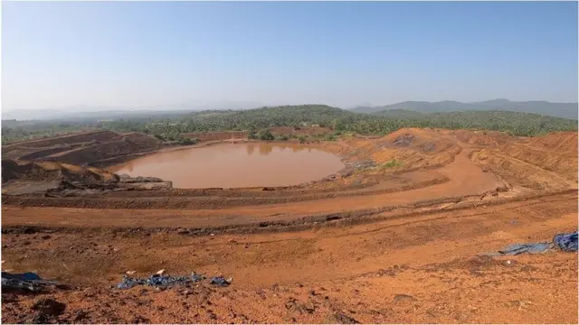 लौह अयस्क खनन