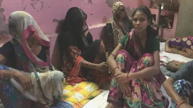 વિલાપ કરી રહેલા પરિવારજનો