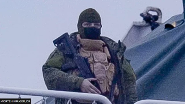 नकाबपोश से सामना