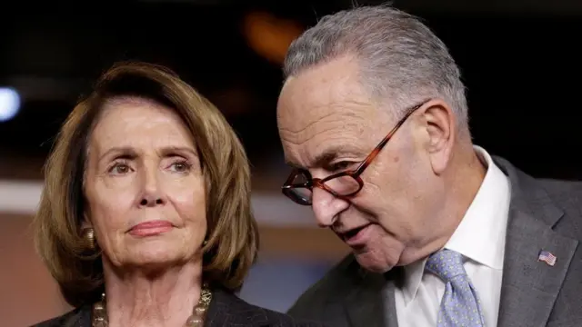 Nancy Pelosi (bidix) iyo Chuck Schumer