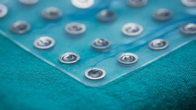 قد تؤدي التحسينات التي يتم إدخالها على الأقطاب الكهربائية التي يتم زرعها في الجسم، إلى جعلها قادرة على التعامل مع خلايا عصبية بعينها، وذلك لتوفير علاجات أكثر دقة بكثير للأمراض