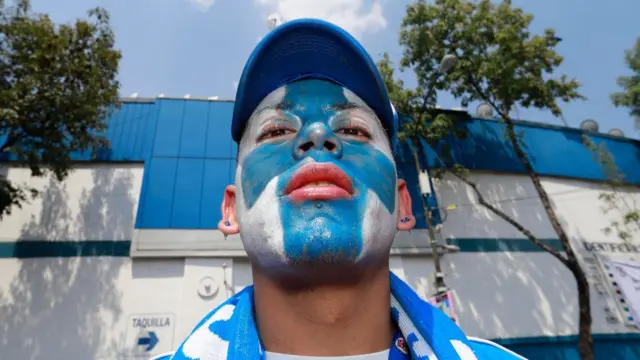 Fanático de Cruz Azul.