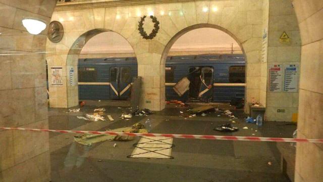 последствия взрыва в метро Петербурга