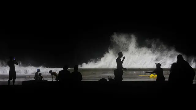 Ombak di Havana, Kuba