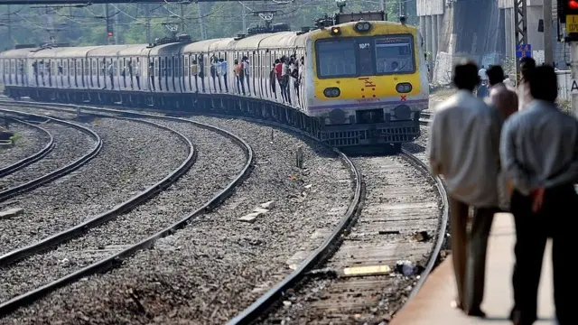 મુંબઈ લોકલ ટ્રેન