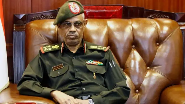 وزير الدفاع السوداني عوض بن عوف