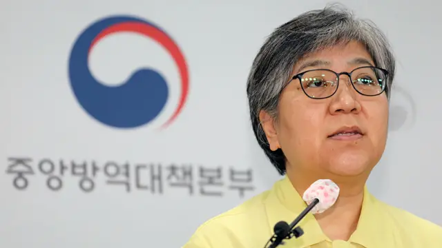 정은경 질병관리청장이 방대본 정례브리핑을 하고 있다