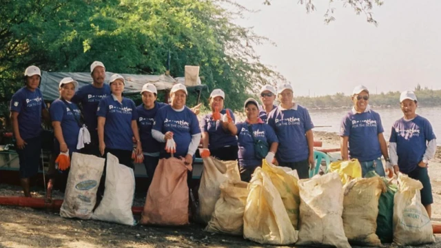 مجموعة من المتطوعين