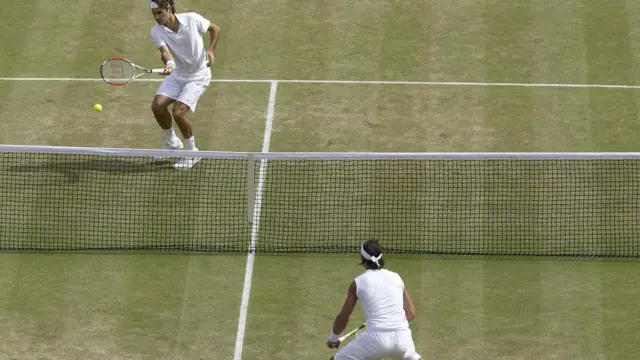 بسیاری از کارشناسان عقیده دارند فینال ویمبلدون ۲۰۰۸ بین فدرر و نادال بهترین مسابقه تاریخ تنیس است