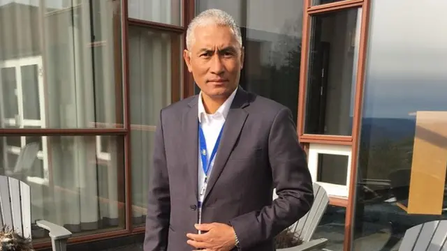 ဦးအောင်နိုင်ဦး