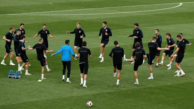 பயிற்சியில் ஈடுபடும் குரோஷியா வீரர்கள்