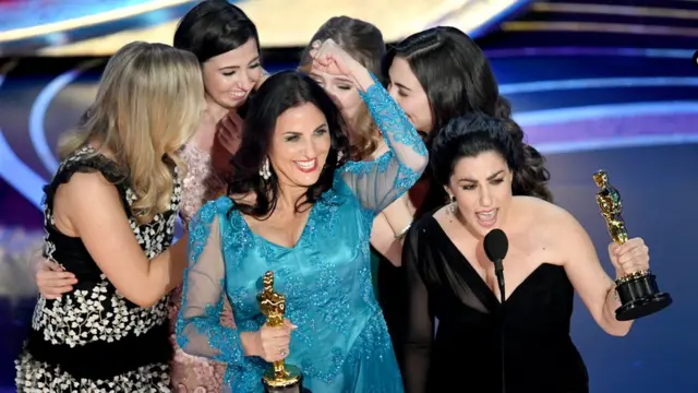 ఉత్తమ లఘు చిత్రం: పీరియడ్. ఎండ్ ఆఫ్ సెంటెన్స్