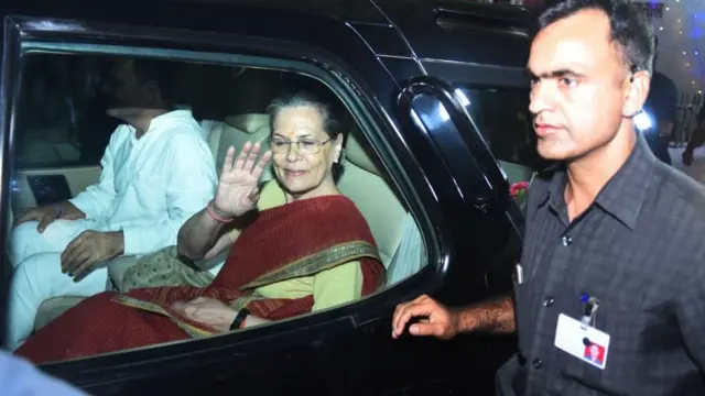 निर्णायक दौर में है कांग्रेस - क्या आज की बैठक में निकलेगा कोई रास्ता