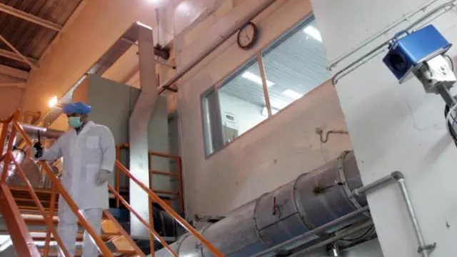 دوربین آژانس بین‌المللی انرژی اتمی در تاسیسات هسته‌ای اصفهان در سال ۲۰۰۷