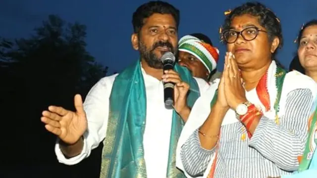 మునుగోడు ఎన్నికల ప్రచారంలో కాంగ్రెస్ ఎంపీ రేవంత్ రెడ్డి, కాంగ్రెస్ అభ్యర్థి పాల్వాయి స్రవంతి