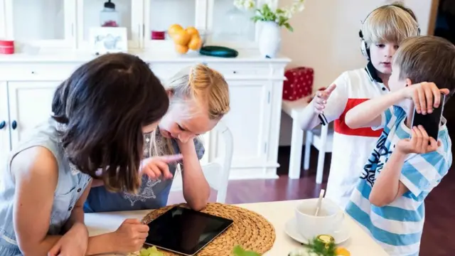 Брати і сестри