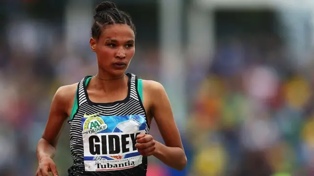 ኣትሌት ለተሰንበት ግደይ፡ 22 ግንቦት 2016 ኣብ ኔዘርላንድ ሄንግሎ ኣብ ዝተኻየደ ውድድር 5000 ሜትሮ