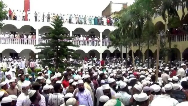 পুলিশ ধারণা করছে যোবায়ের আহমেদের মৃত্যুর খবর সামাজিক মাধ্যমে ছড়িয়ে পড়ার পর এলাকার মানুষ তার মৃত্যুর সংবাদ জানতে পারে