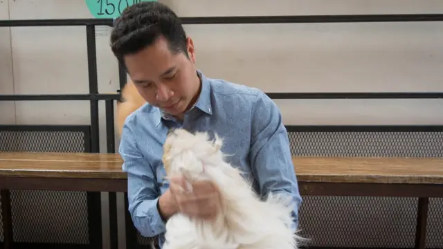 ณัฐพร ศรีลา เจ้าของร่วมร้าน Big Dog Café ในกรุงเทพฯ