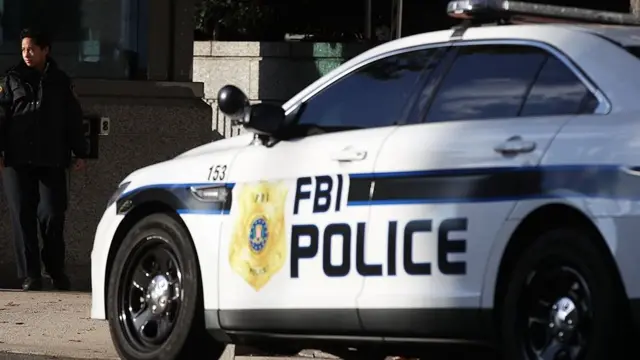 நீக்கப்பட்ட எஃப்.பி.ஐ ஊழியர்