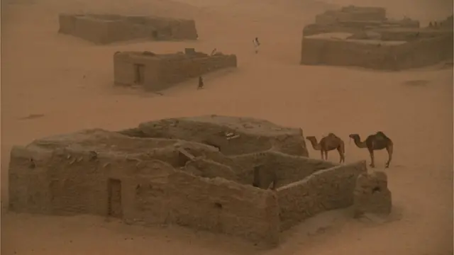 Arawan, the last settlement north of Timbuktu before the empty expanses of the Sahara, Mali, 2002. (Photo by Wade Davis/Getty Images)