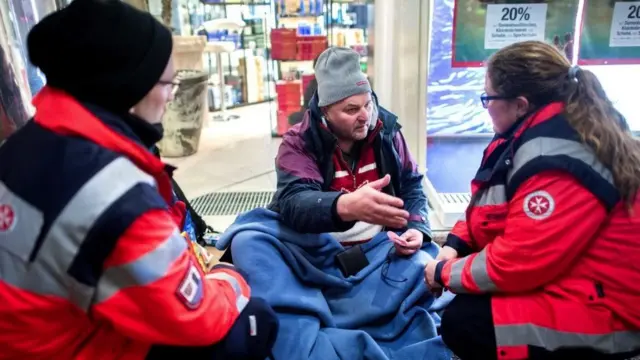 تعرف الجماعة بشكل خاص بأعمالها الخيرية في دولة عدة