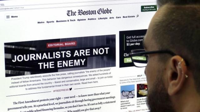 8月16日，350多家美国媒体各自发表社论，抨击特朗普上台以来一直对媒体的攻击（图为波士顿环球报网站当天的头条：记者并非敌人）。