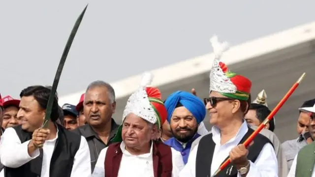 अखिलेश यादव