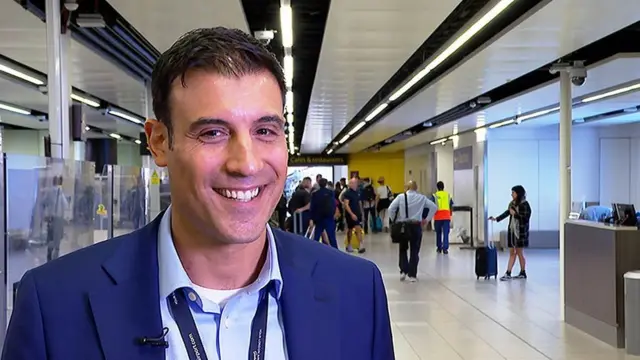 개트윅 공항의 보안 책임자인 다나는 올해 가장 바쁜 시기를 앞두고 최근 보안요원 450명을 새로 고용했다고 말했다