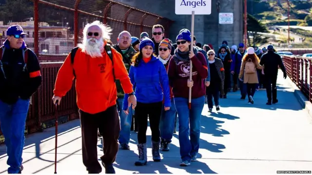 Volunteers at the bridge