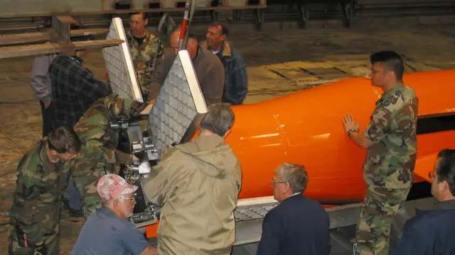 اچین کې د زورور بم له غورځول کېدا وروسته د 'اسلامي دولت' ډلې پر ضد عملیات هم پیل شوي