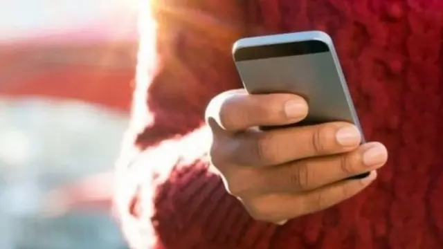 அந்தரங்க புகைப்படத்தை சமூக ஊடகங்களில் யாராவது பதிவேற்றினால் பெண்கள் என்ன செய்ய வேண்டும்?