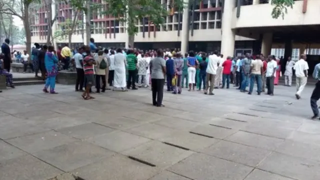 Pipo gada for front of University building