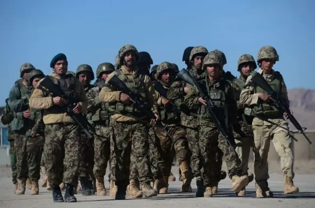 ஆஃப்கன் ராணுவ சீருடைக்கு அமெரிக்கா ஊதாரித்தனமாக செலவு செய்துள்ளதாக குற்றச்சாட்டு