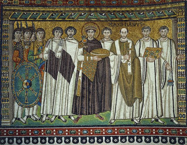 Un mosaico de Iglesia de San Vital de Rávena, Italia, muestra al emperador bizantino Justiniano el Grande rodeado por su séquito.