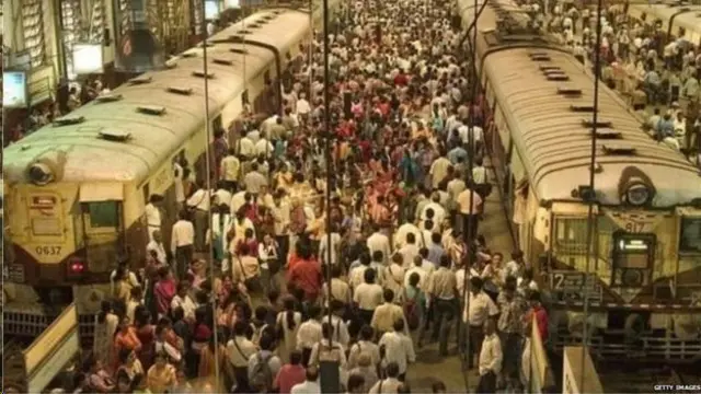 लोकल ट्रेन