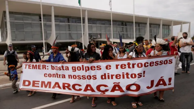 índios