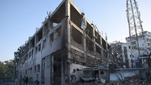 แรงระเบิดสร้างความเสียหายให้กับอาคารบ้านเรือนเป็นบริเวณกว้าง