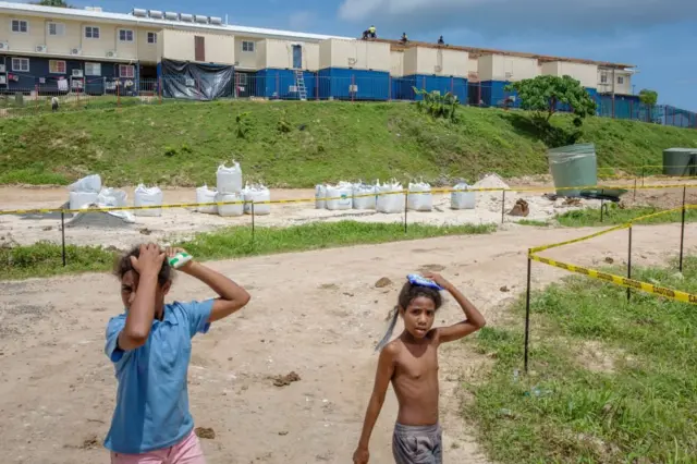 مركز احتجاز اللاجئين في جزيرة مانوس